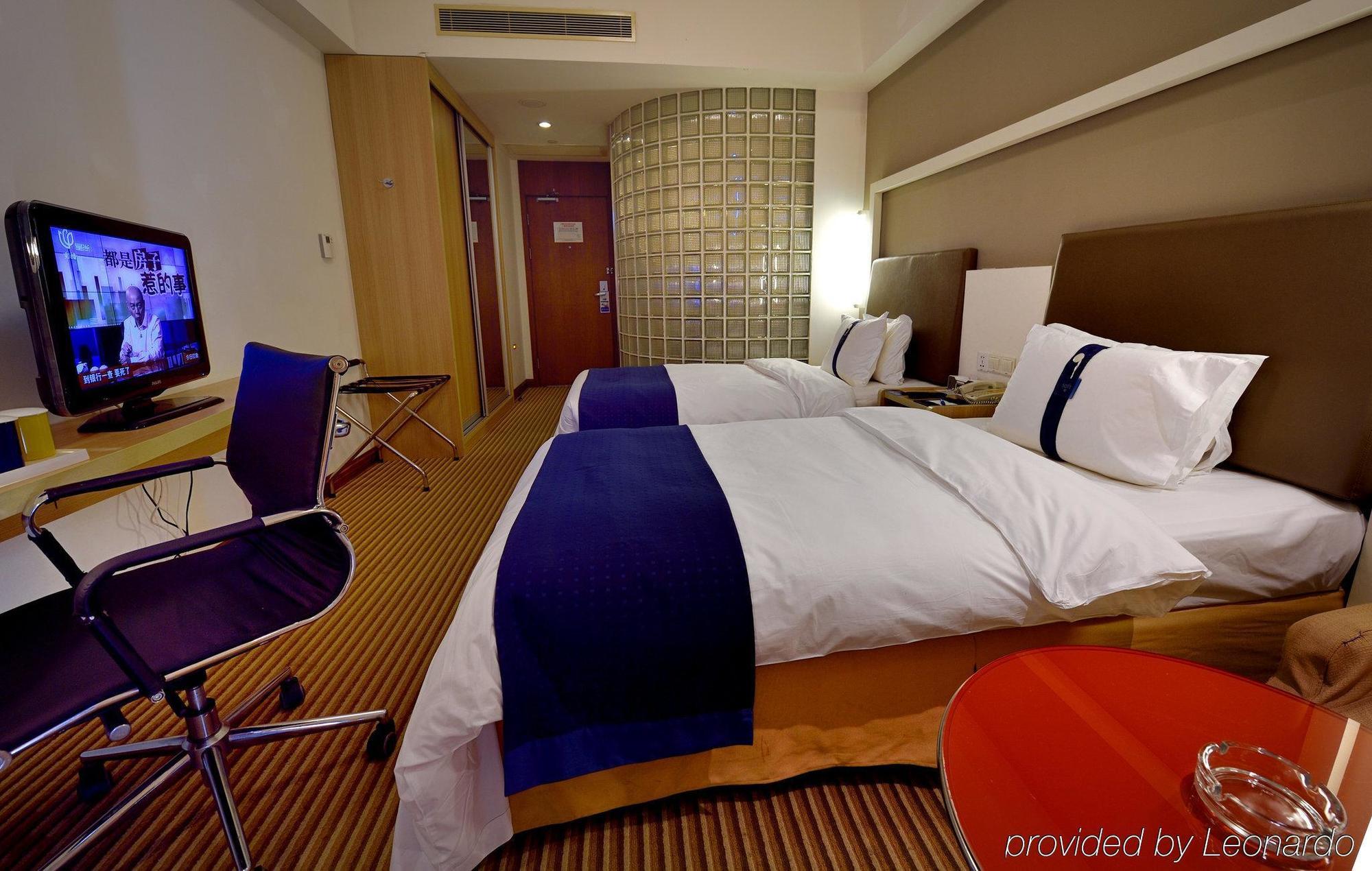Holiday Inn Express Shanghai Nanhuizui Exterior photo