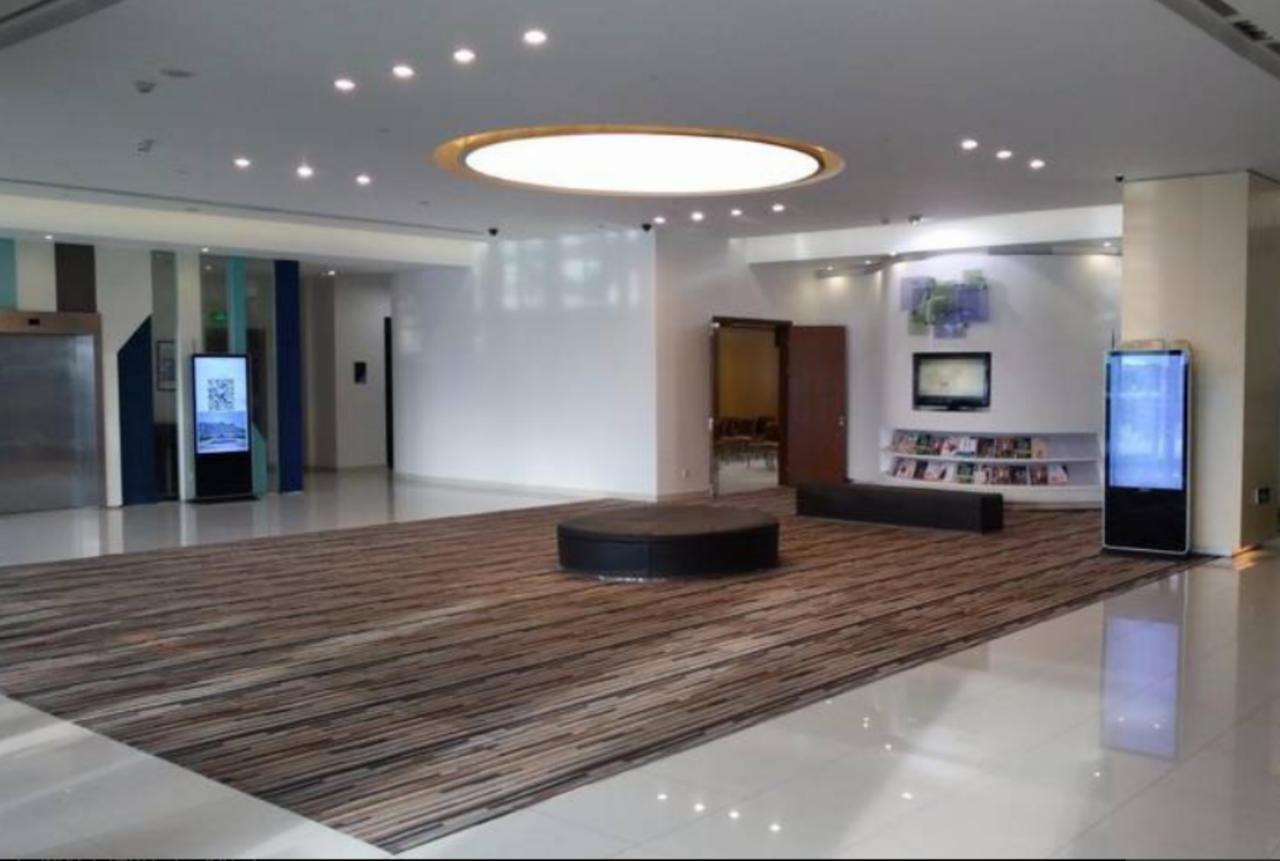 Holiday Inn Express Shanghai Nanhuizui Exterior photo