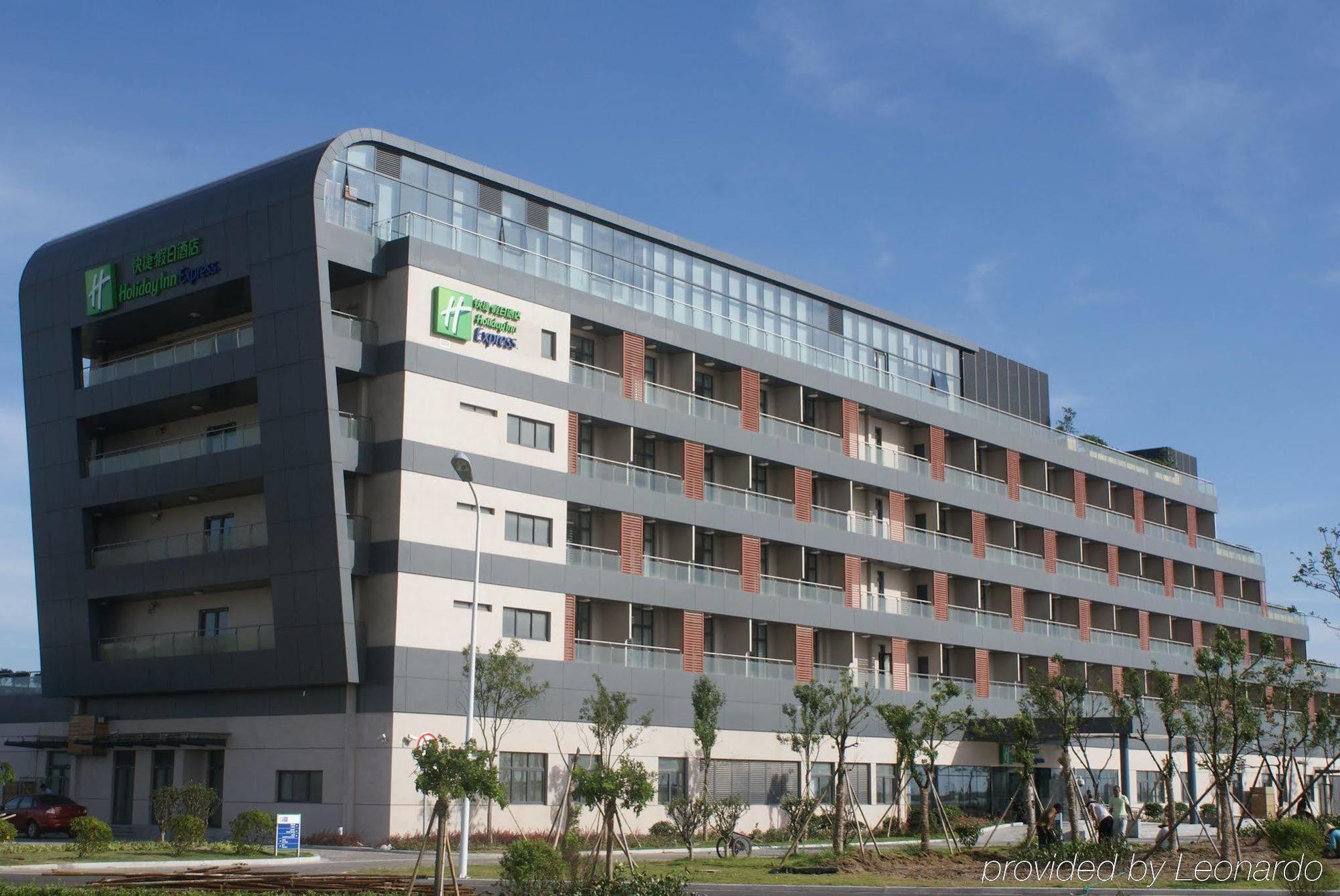 Holiday Inn Express Shanghai Nanhuizui Exterior photo